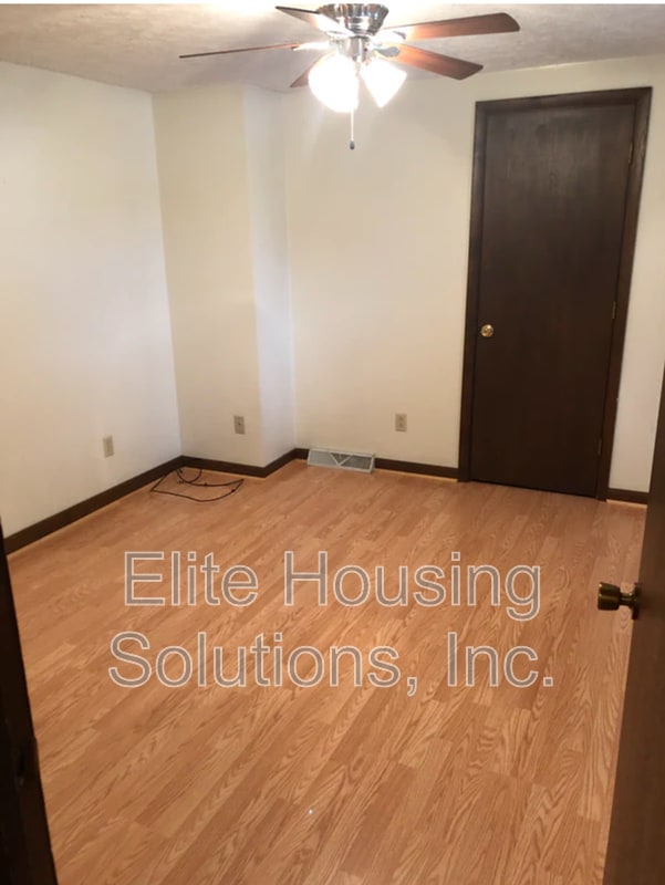 Building Photo - 108 E Buck Ave