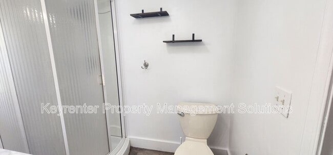 Building Photo - 813 Highland Ave