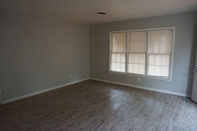 Building Photo - 3101 21st St