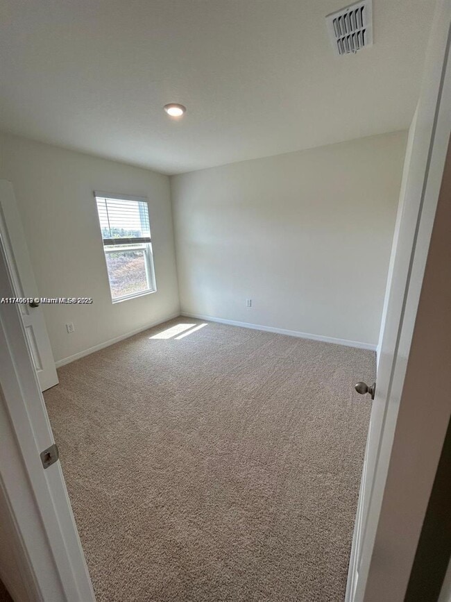 Building Photo - 3464 Sandalwood Dr