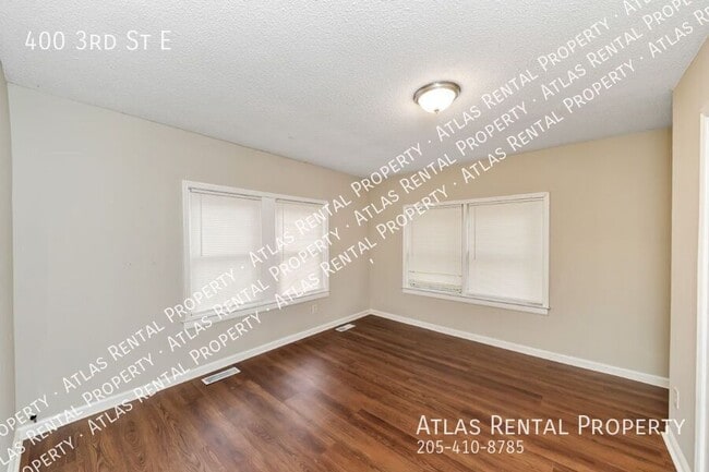 Building Photo - 400 3rd St E