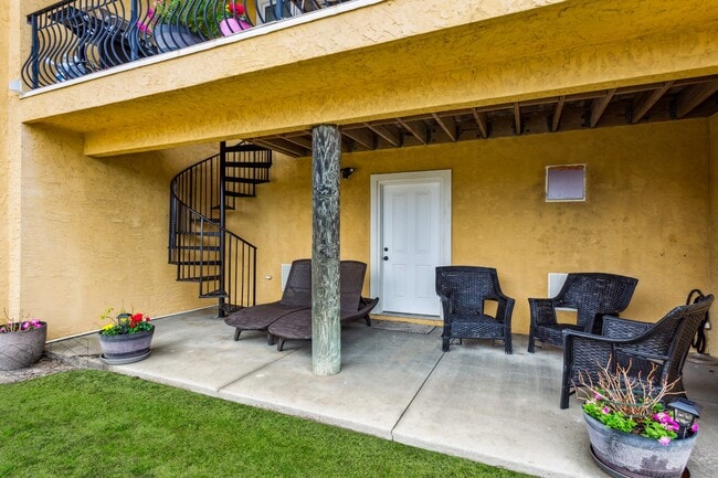 Building Photo - 1500 Via De Luna Dr