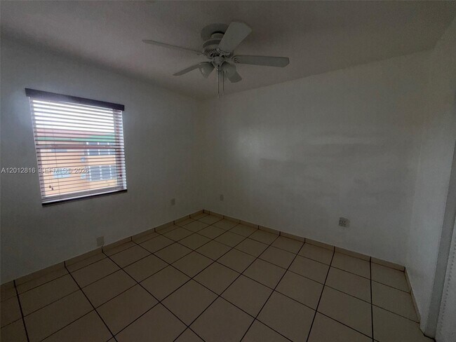 Building Photo - 120 Royal Palm Rd