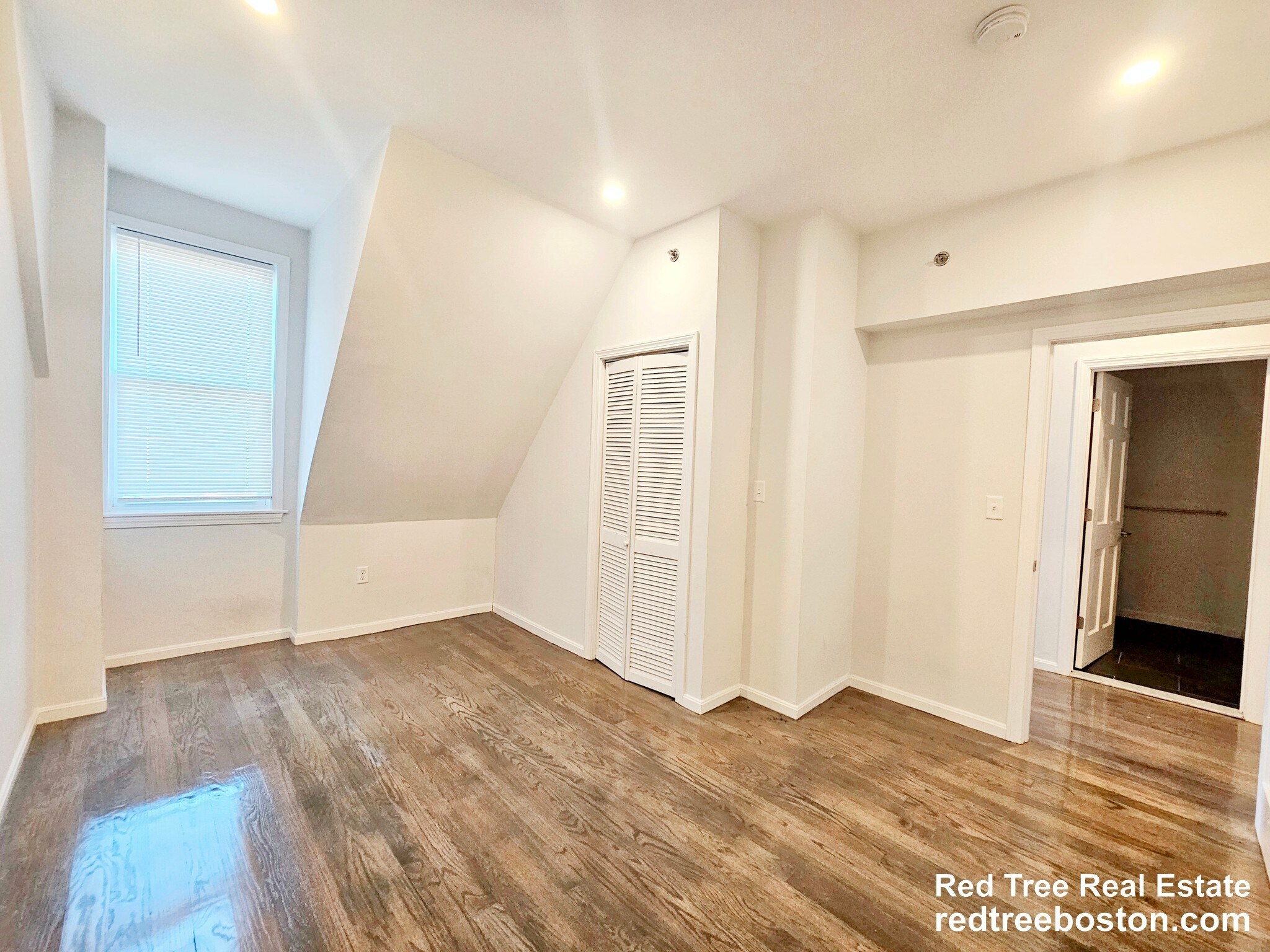 Building Photo - 1406 Beacon St