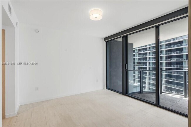 Building Photo - 1000 Brickell Plaza