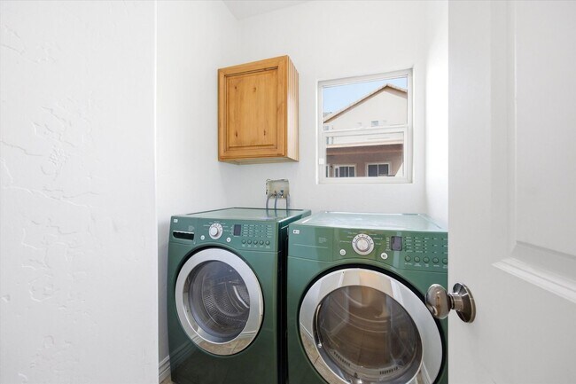 Building Photo - 4412 N Foxtrail Cir