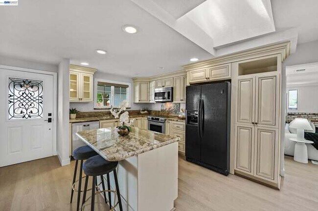 Building Photo - 6877 Rayland Ct