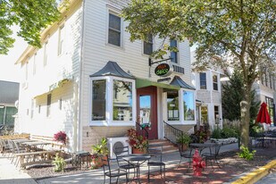Building Photo - 1828 Parmenter St