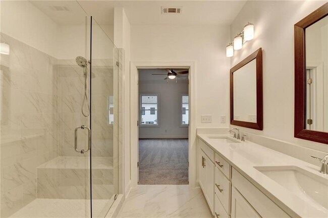 Building Photo - 5428 Howington Ct