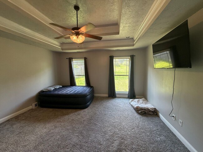 Building Photo - 3/2 1-level Phenix City home