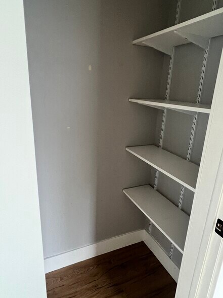 Building Photo - 67 E 400 N