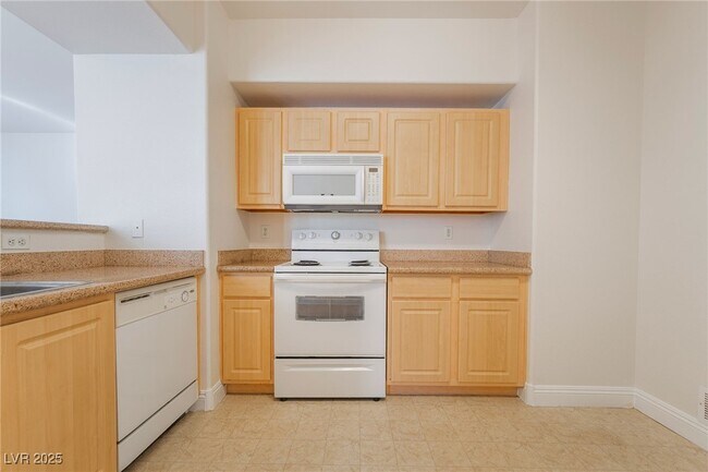 Building Photo - 8000 W Badura Ave