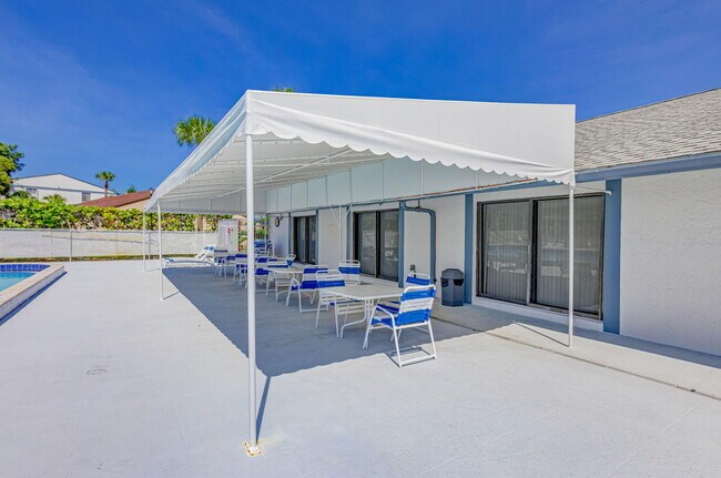 Building Photo - 1011 Green Pine Blvd