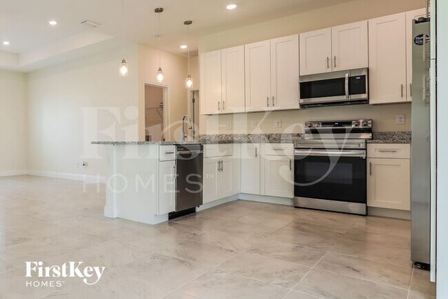 Building Photo - 4594 Flamlau Ave