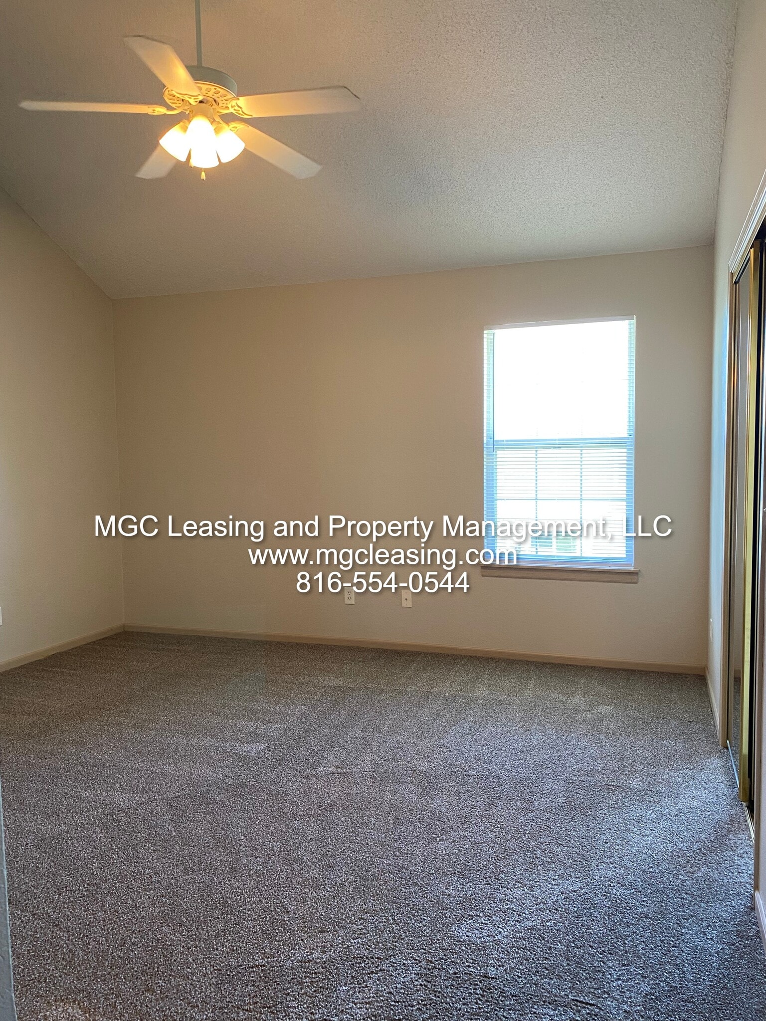 Building Photo - 910 Garden Dr