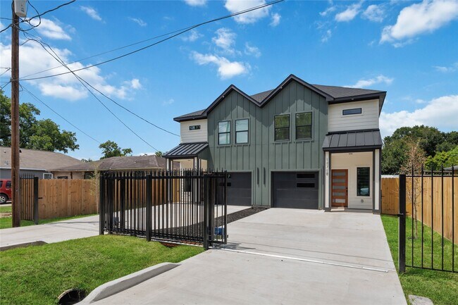 Building Photo - 1836 Ferguson Way
