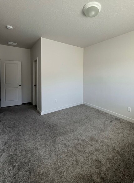 Building Photo - 15525 Jubilation Dr