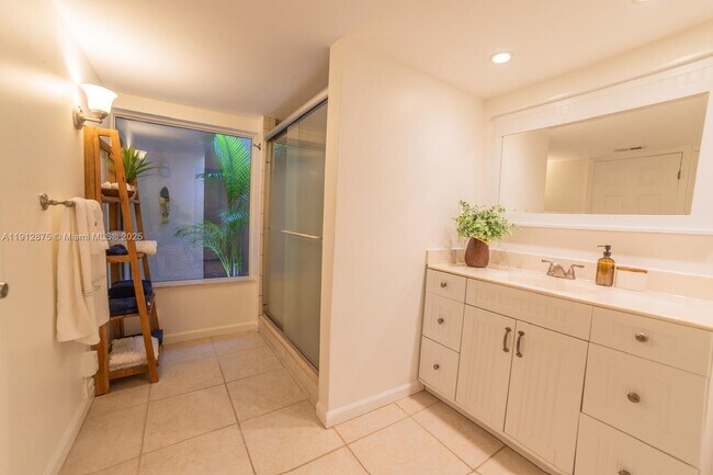 Building Photo - 1605 S US Hwy 1