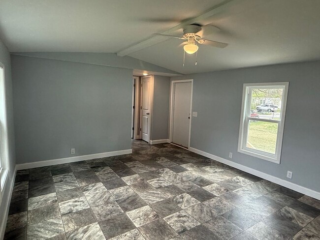 Building Photo - Nice 2 bedroom, 2 bath Mobile Home