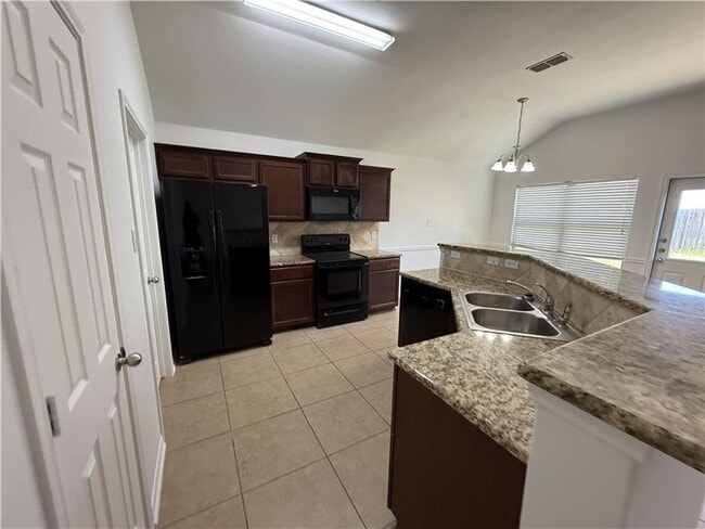 Building Photo - 531 Parkfield Ln