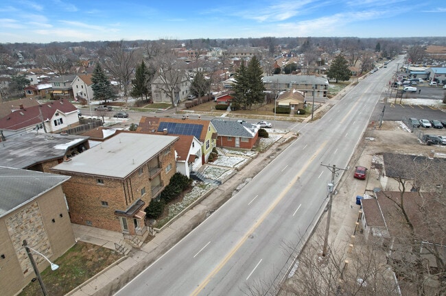 Building Photo - 12510 Vincennes Rd