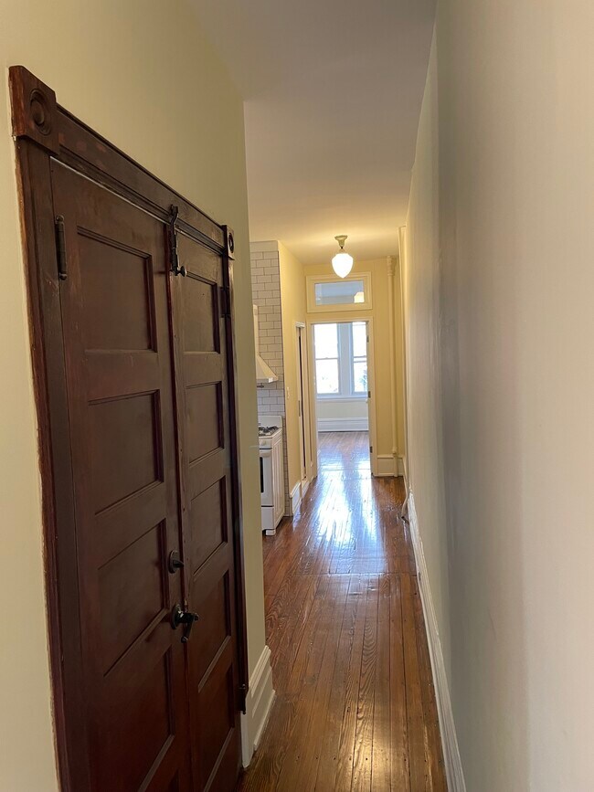 Building Photo - 909 Farragut Ter