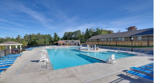 Building Photo - 2135 Rosemont Dr