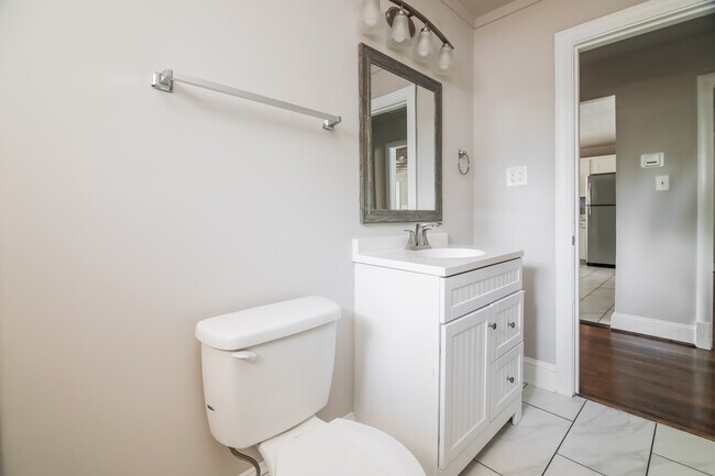 Building Photo - 105 Pineland Cir
