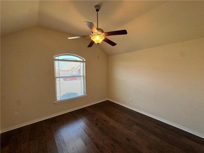 Building Photo - 4849 W Oldham Dr