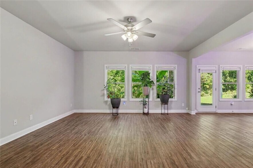 Building Photo - 350 McGiboney Ln