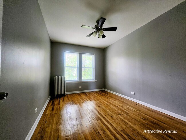 Building Photo - 1465 E 68th St