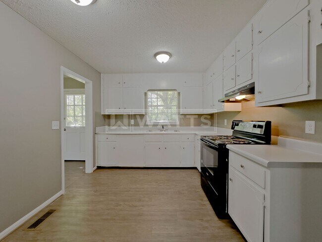 Building Photo - 3-Bed, 2-Bath Split-Level Home in Alabaster