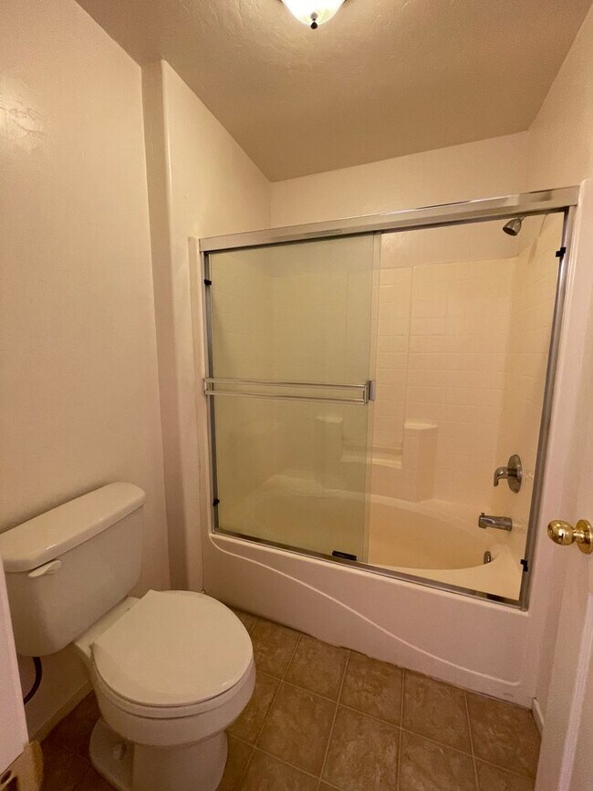 Building Photo - Lovely NW Visalia home coming soon!