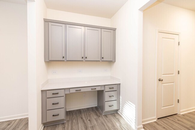 Building Photo - 3 Bed, 2.5 Bath Home with Bonus Loft & Private Owner Suite - Available Late September Move In