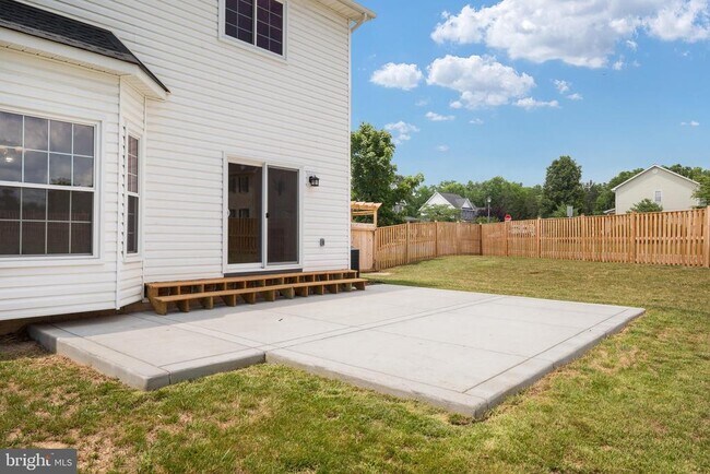 Building Photo - 677 Dellinger Dr