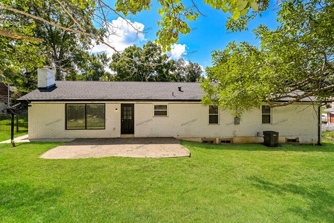 Building Photo - 1145 Wagon Wheel Trail