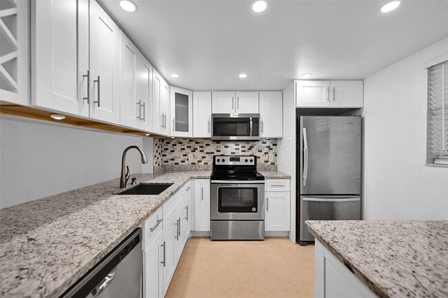 Building Photo - 7173 Orange Dr