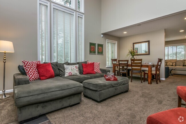 Building Photo - 672 E Union Pines Ct