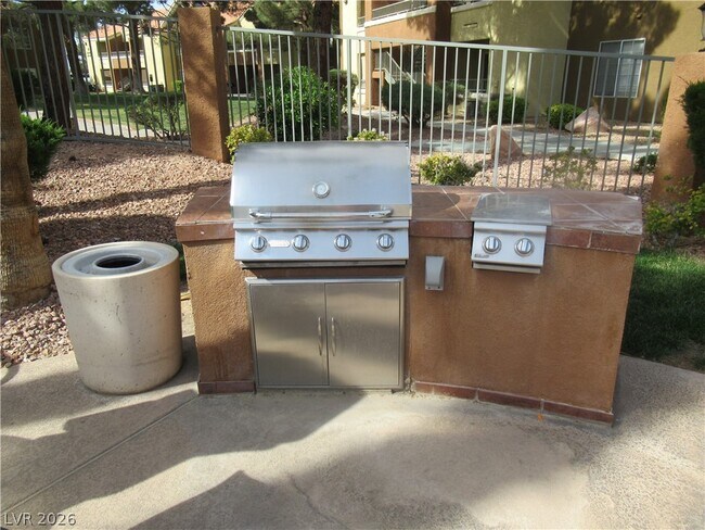 Building Photo - 2120 Ramrod Ave