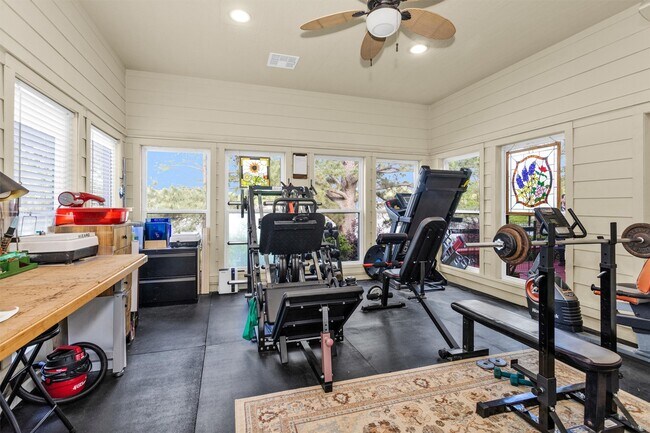 Building Photo - 1502 Wimbledon Dr
