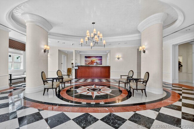 Building Photo - 403 S Sapodilla Ave
