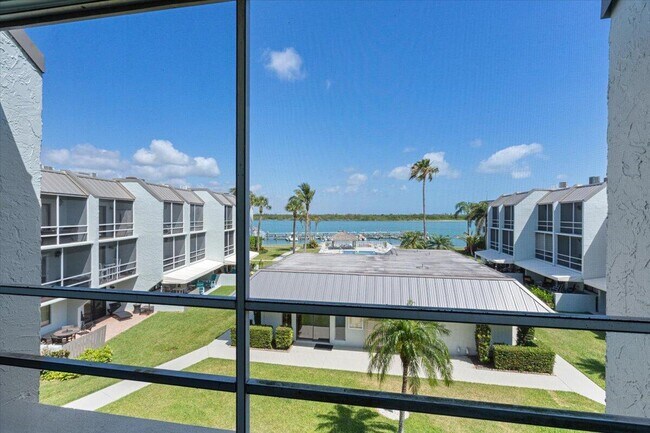 Building Photo - 1300 Seaway Dr