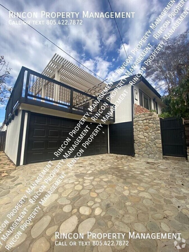 Building Photo - Available Now! Charming 3 Bedroom Home in ...