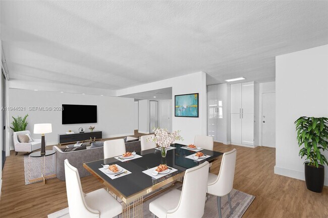 Building Photo - 13953 Kendale Lakes Cir