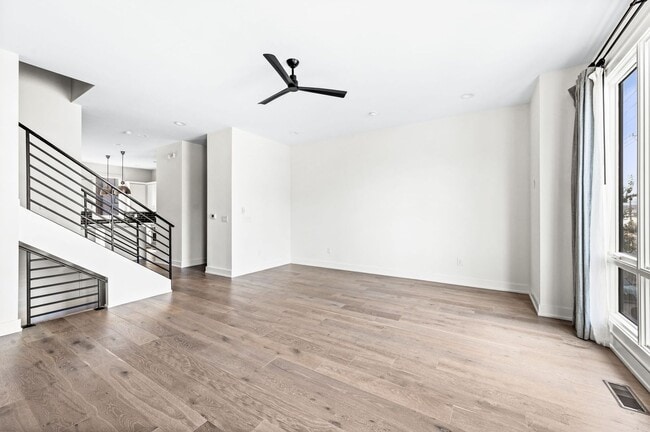 Building Photo - Stunning 3BE/3.5BA brownstone in the heart of historic Germantown!