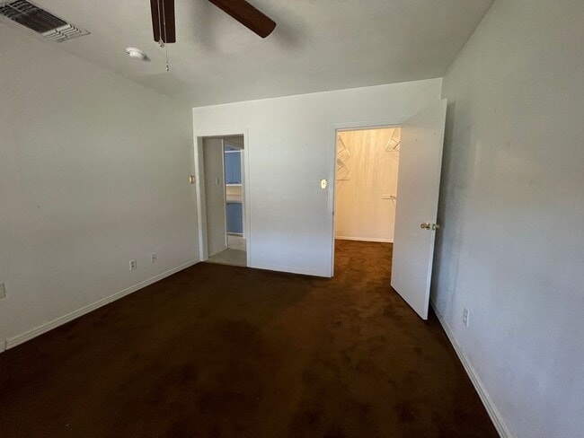 Building Photo - Eye-Catching 4-bedroom 1-bath Retreat with...