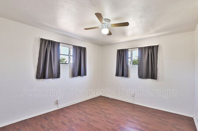 Building Photo - 8041 N 30th Dr