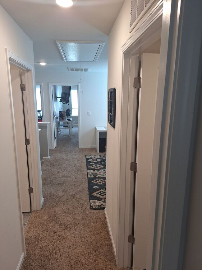 Building Photo - Delightful Four Bedroom Home Approximately...