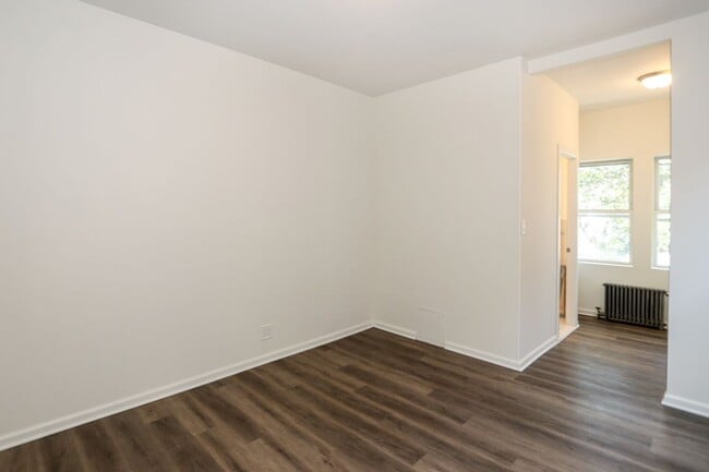 Building Photo - 78-10 32nd Ave