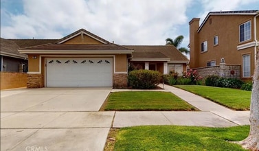Building Photo - Beautiful 2-bedroom plus a loft, 2-bathroom home located in Oxnard, CA.